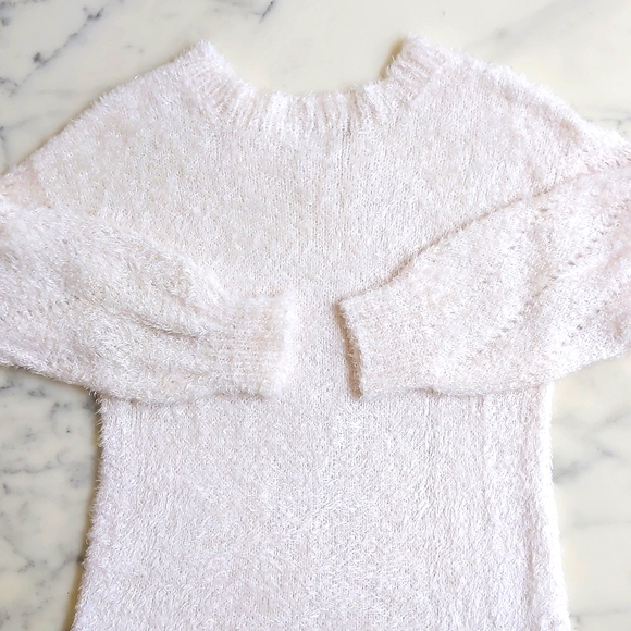 NWOT. Handmade by me. Woman's Fluffy, soft and lightweight sweater with pattern. - Picture 4 of 8